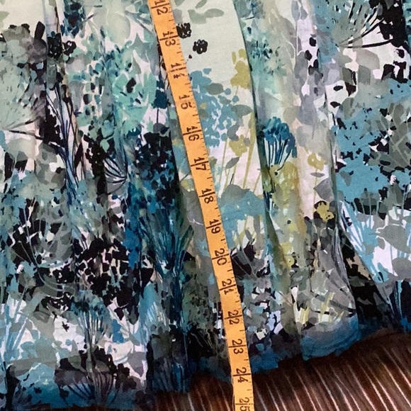 UNA  M&S lined skirt beautiful floral shades of green springtime colors size 12 - Picture 13 of 16